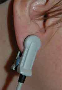 how to use ear oximeter probe